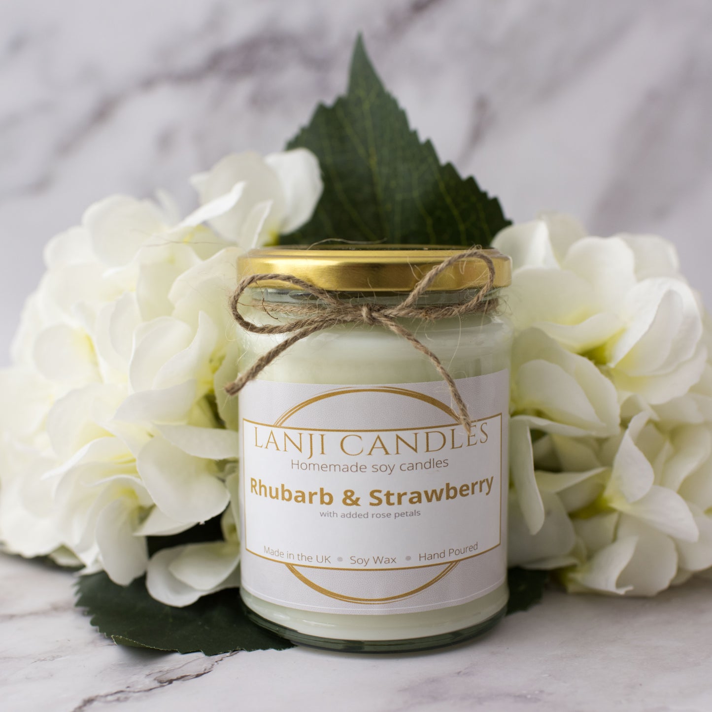 Rhubarb & Strawberry scented soy wax candle