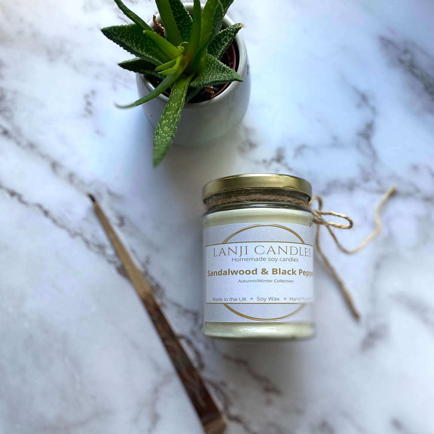 Sandalwood & Black Pepper Scented Soy Wax Candle. - Lanji Candles