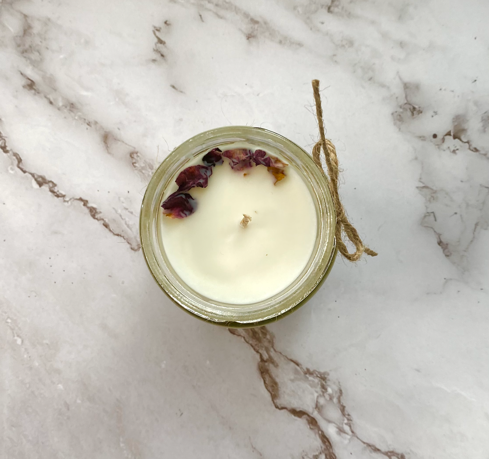 Rhubarb & Strawberry scented soy wax candle - Lanji Candles